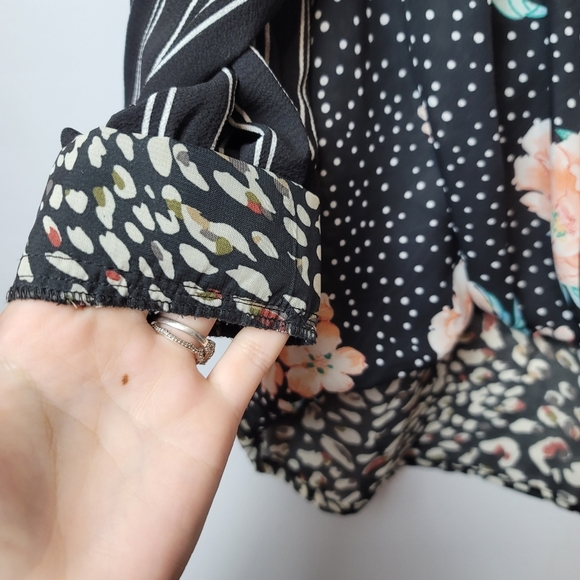 Umgree multi- print blouse - Picture 4 of 8